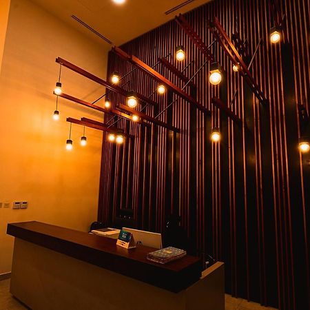 אקרה Piano And Gold At The Signature, Tetteh Quarshie מראה חיצוני תמונה